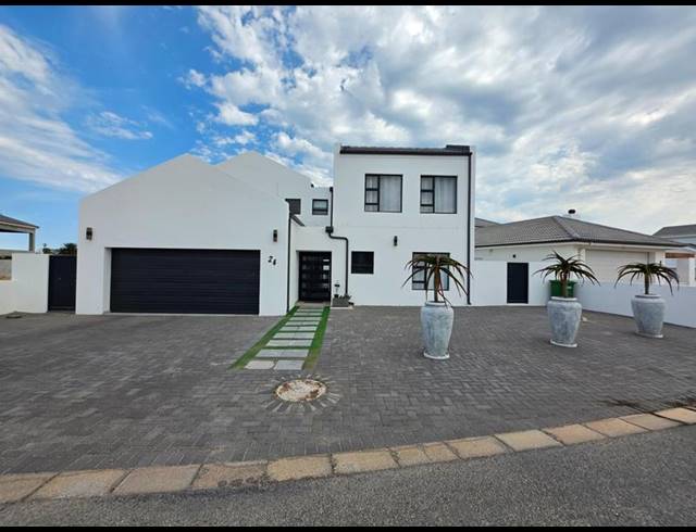4 BEDROOM HOUSE FOR SALE IN SHELLEY POINT